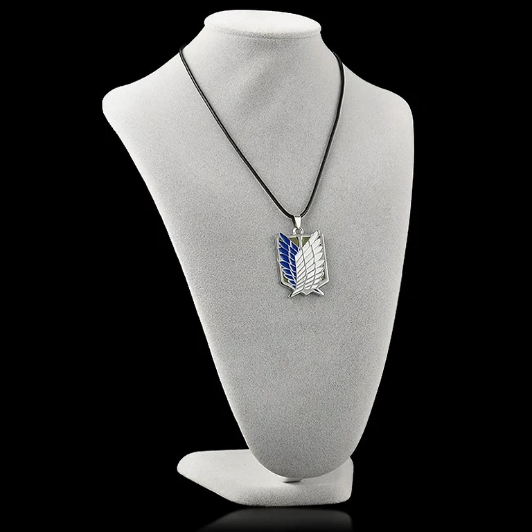 Ασημένιο κολιέ με μενταγιόν Attack on Titan – τέλειο για φανς anime