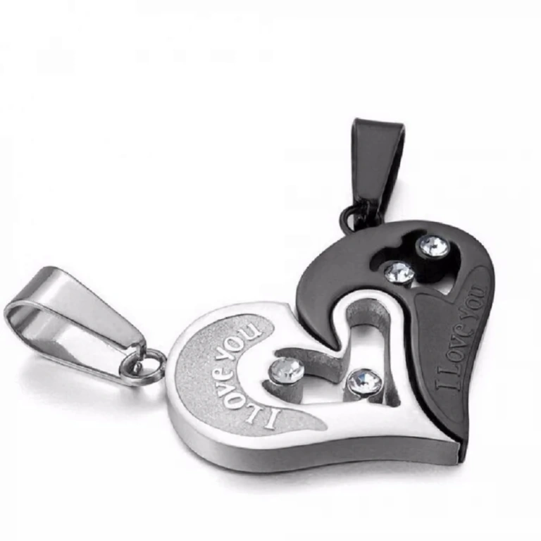 Συμβατές αλυσίδες με καρδιά για ερωτευμένους Δύο αλυσίδες με μενταγιόν καρδιά, κατάλληλες για ζευγάρια