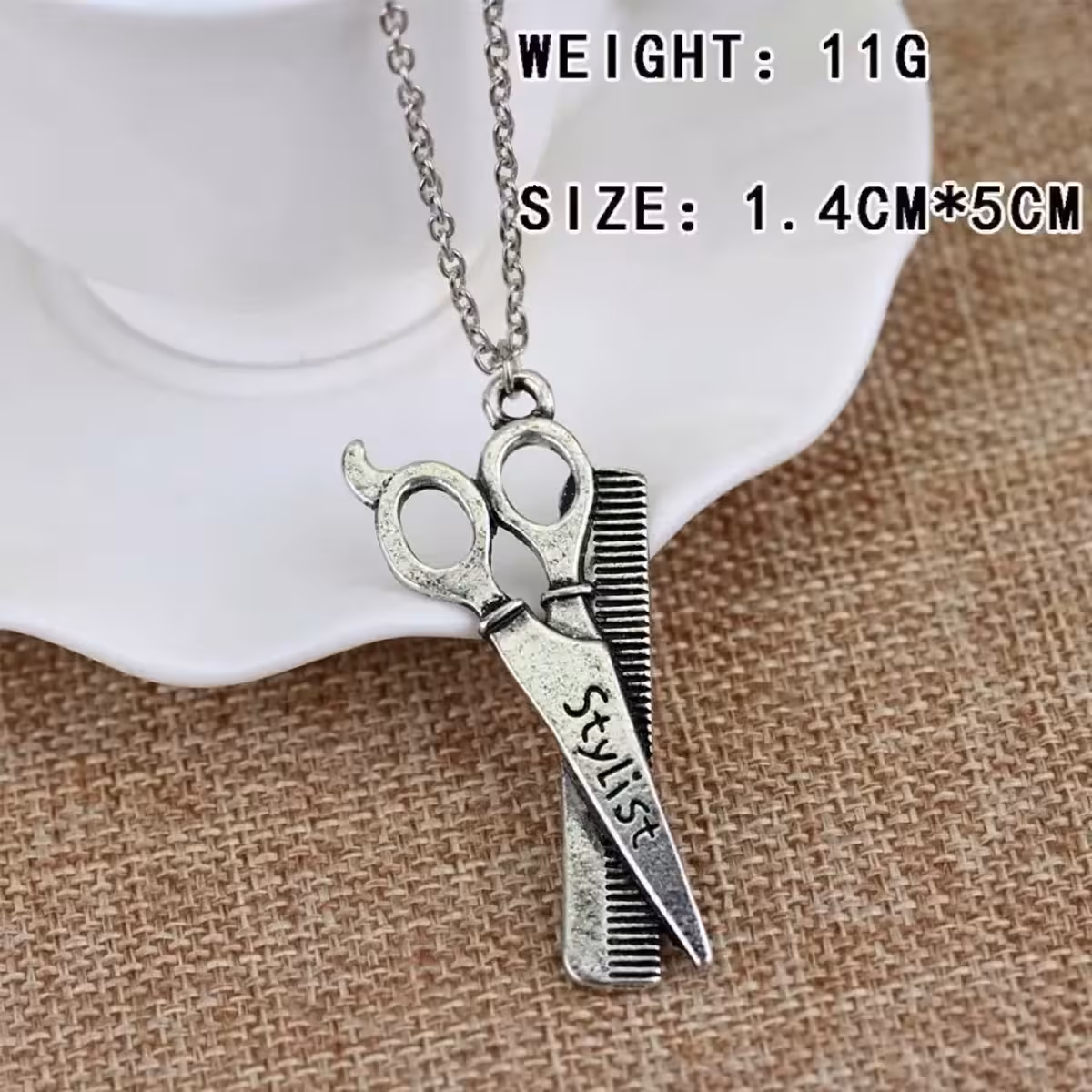 Μενταγιόν σε σχήμα επαγγελματικών εργαλείων για hairstylists