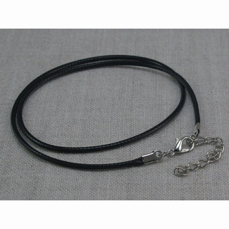 Κολιέ με ροζ χαλαζία και δερμάτινη αλυσίδα – κρυστάλλινη ίαση Κρεμαστό με ροζ κρύσταλλο και δερμάτινο κορδόνι – ήπια και προστατευτική ενέργεια