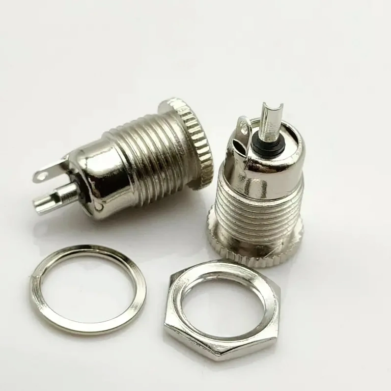 Ισχυρός φορτιστής για DIY εφαρμογές και οικιακή ηλεκτρονική