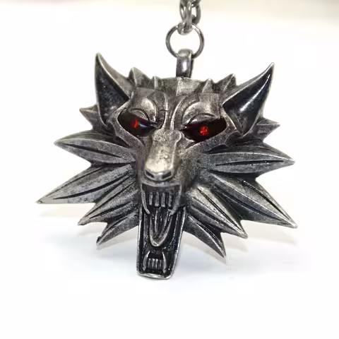 Κολιέ The Witcher Wild Hunt – Ασημένιο Μενταγιόν με Μαύρο ή Κόκκινο Μάτι
