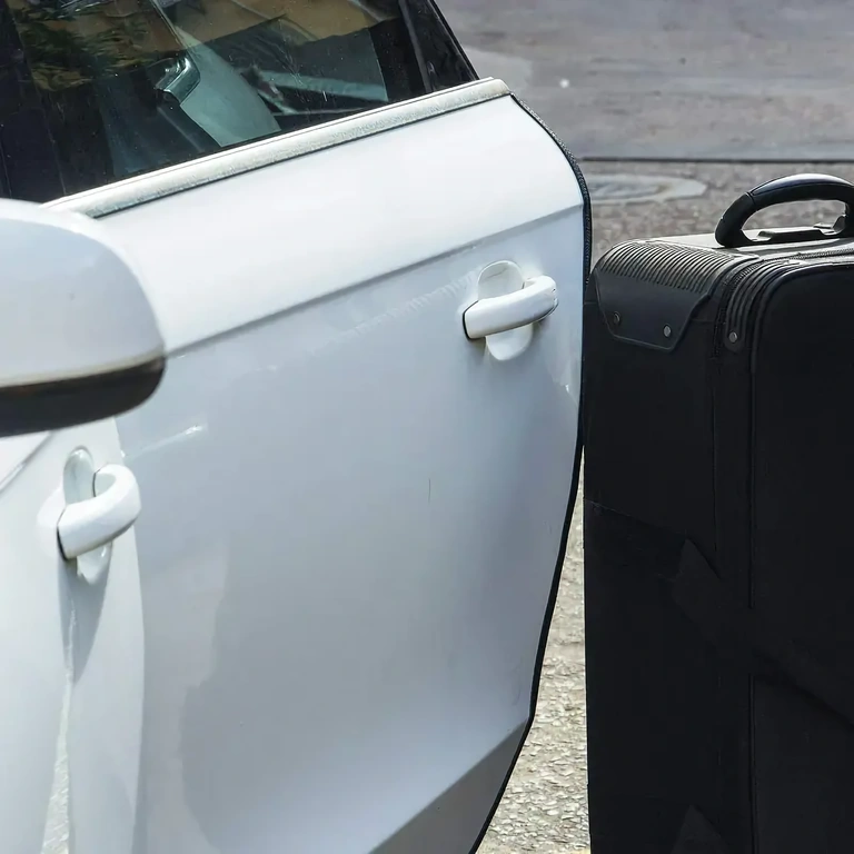 Λαστιχένια ταινία για πλευρική προστασία θυρών αυτοκινήτου