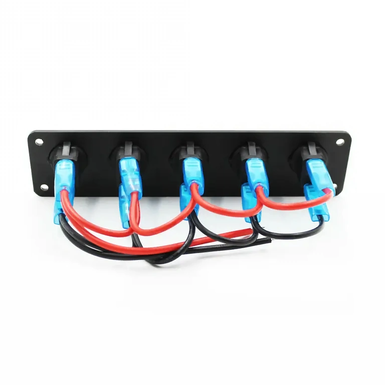 Ηλεκτρικοί συνδετήρες στο πίσω μέρος του πίνακα