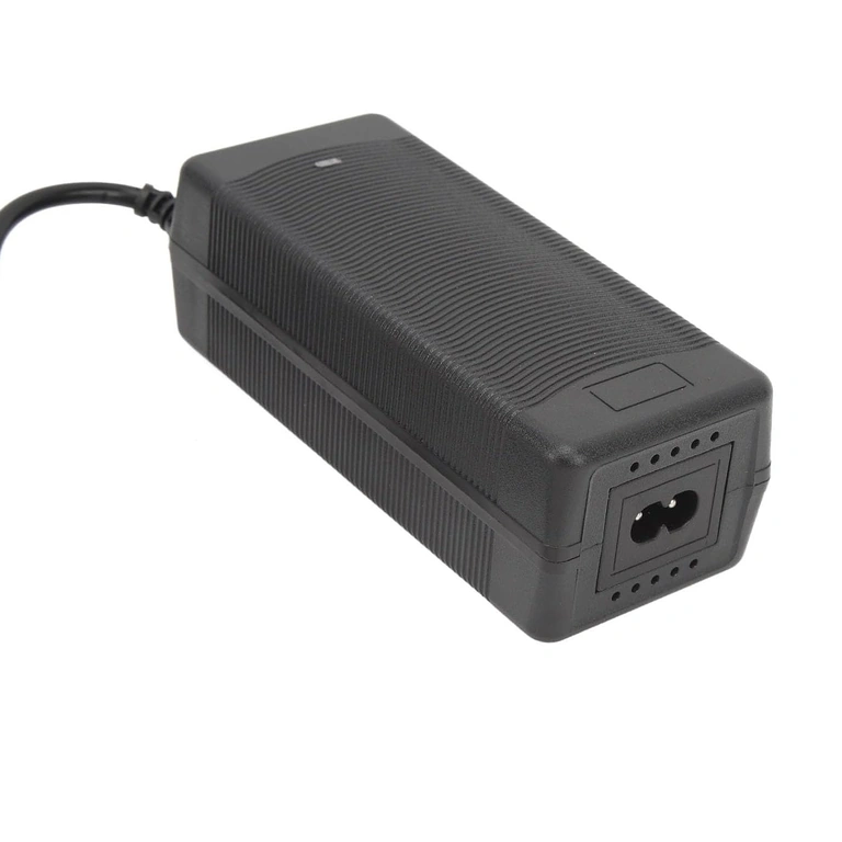 Φορτιστής με ομοαξονικό βύσμα 8mm Φορτιστής 52V–58,8V 2A με ομοαξονικό 8mm, συμβατός με πατίνια και ηλεκτρικά σκούτερ