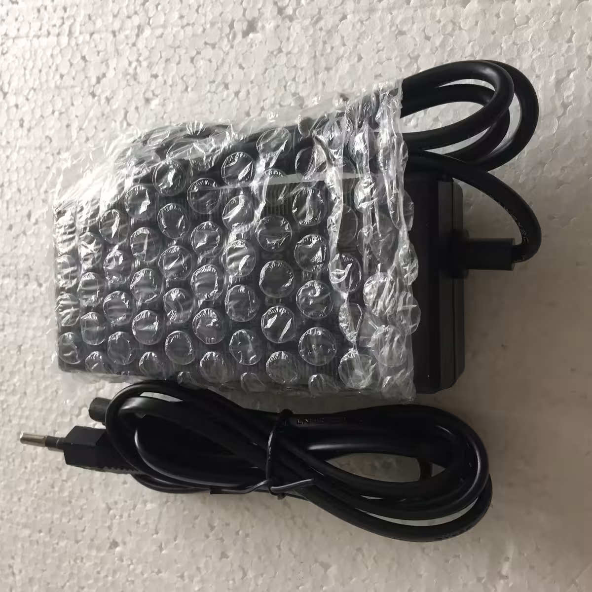 Γενική φωτογραφία φορτιστή Li-Ion 21V 2A – κατάλληλος για μπαταρίες 18V Li-Ion, εργαλεία και φορητές συσκευές