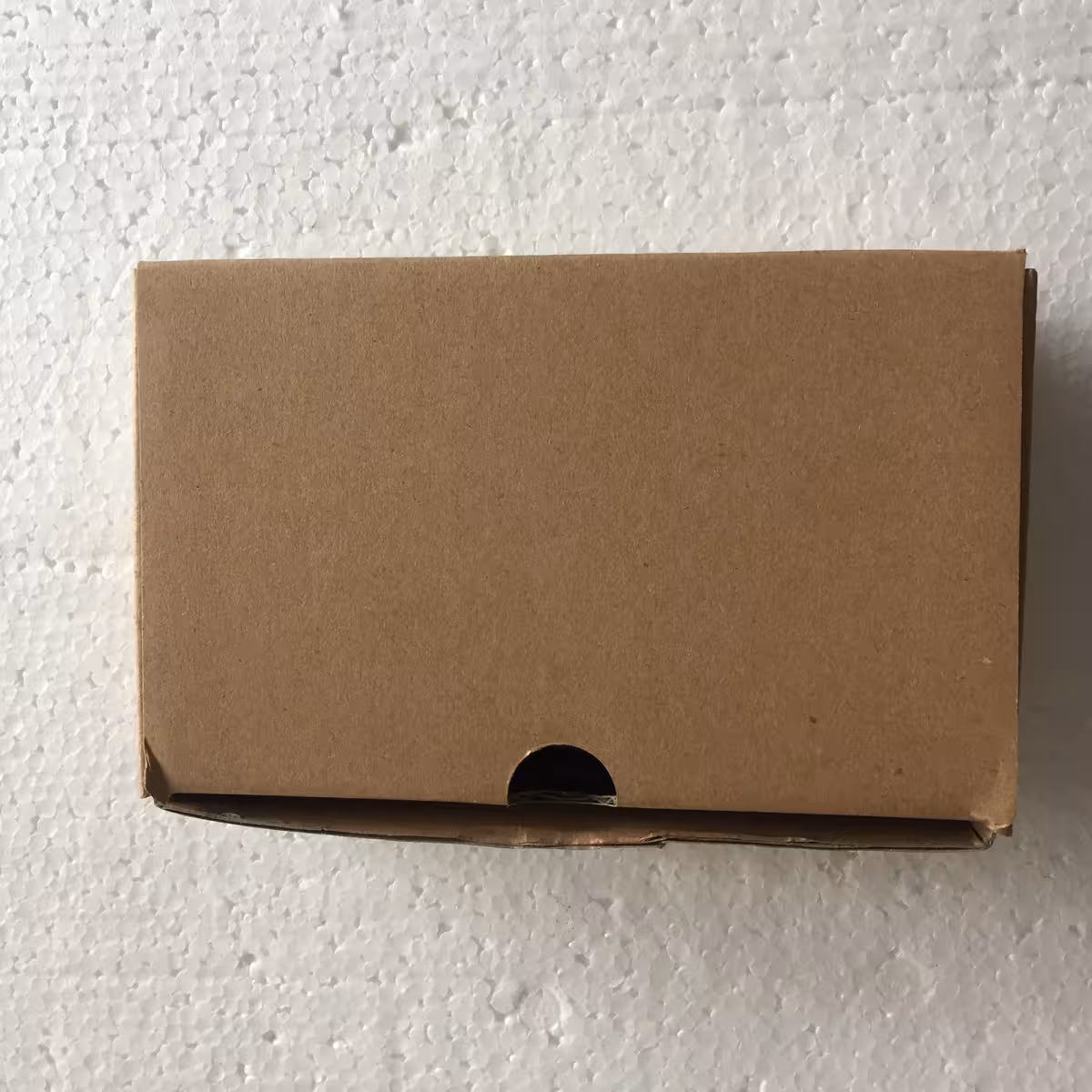 Συσκευασία φορτιστή Li-Ion 21V 2A με συνδετήρα DC 2.1×5.5mm, ιδανικός για εργαλεία και φορητές συσκευές 18V