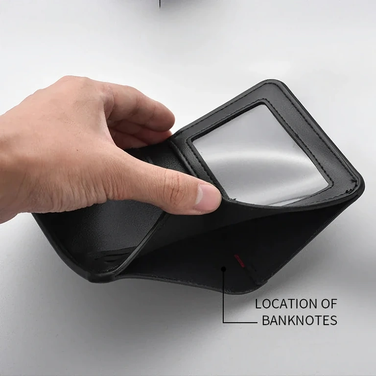 Πορτοφόλι για κάρτες και ταυτότητα από φυσικό δέρμα, λεπτό και κομψό, κρατημένο στο χέρι